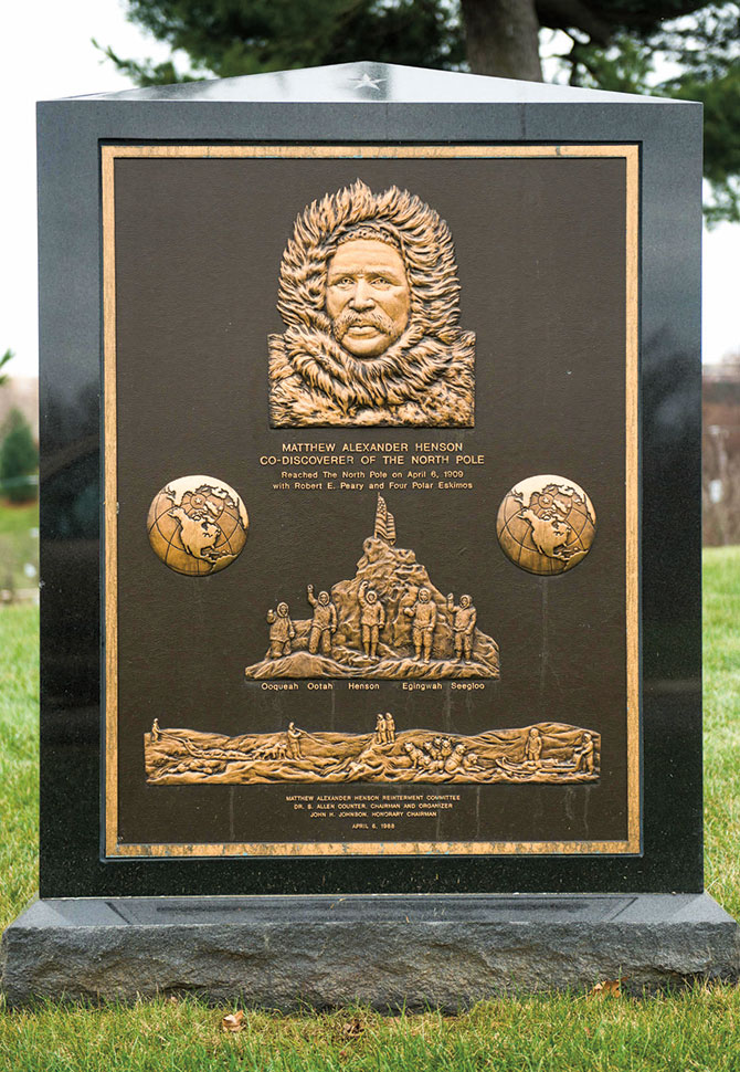 Enlargeable photo of Matthew Henson&apos;s grave
